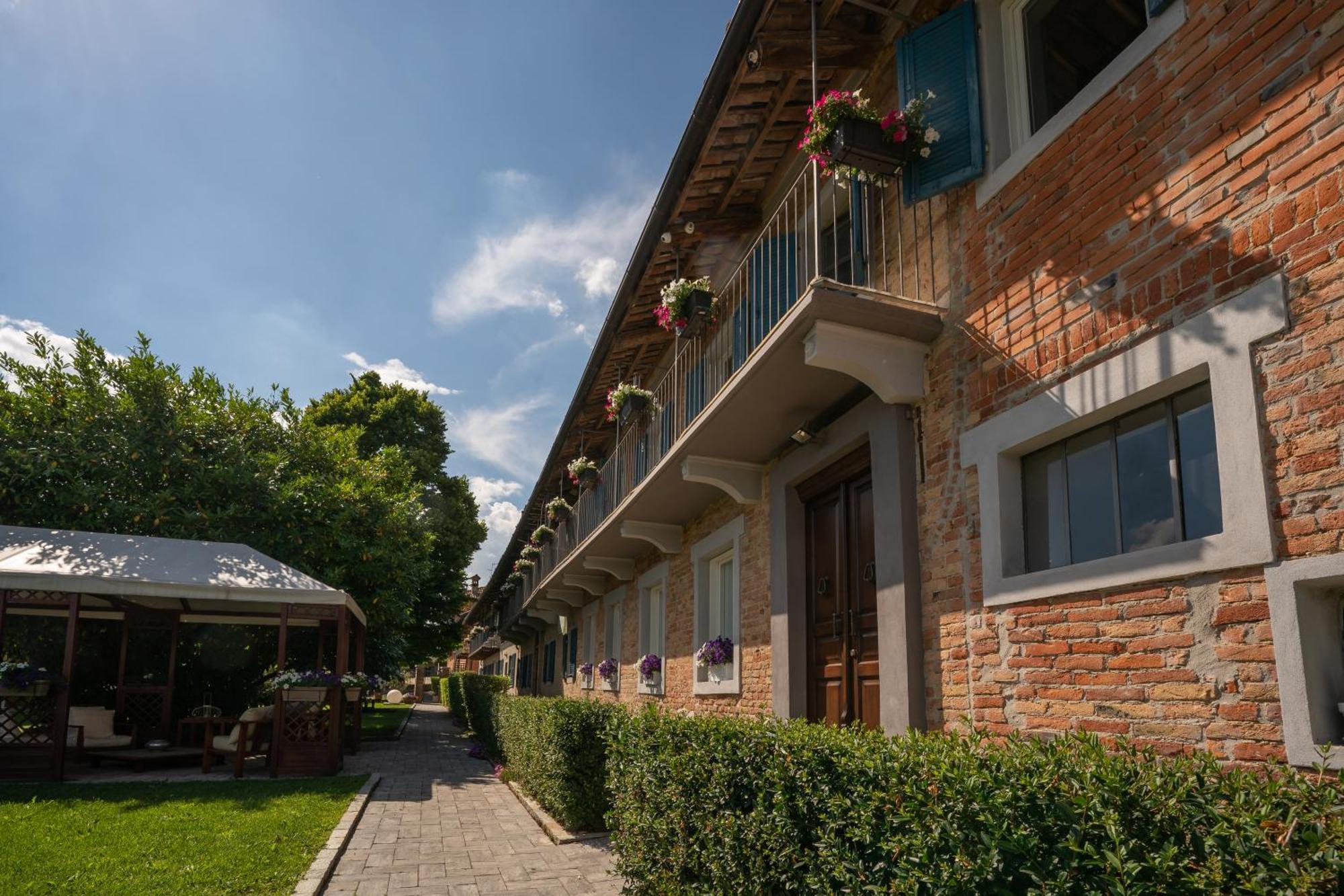 La Madernassa Resort - Casalora Dimora Storica Di Charme Guarene Kültér fotó